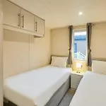 度假居 The Serenity With Hot Tub
