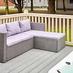 The Serenity With Hot Tub * York