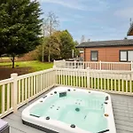 度假居 The Serenity With Hot Tub *