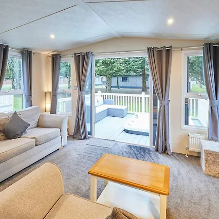 The Serenity With Hot Tub York
