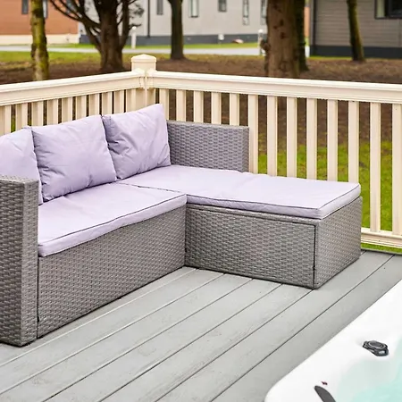 The Serenity With Hot Tub * York
